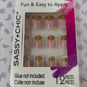 🔴5/25 Fashion Nails Fun Easy To Apply Pink with Gold tips